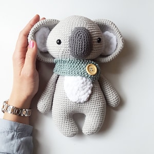 Amigurumi crochet instructions "Koala Pepe" (German+English+Spanish) PDF