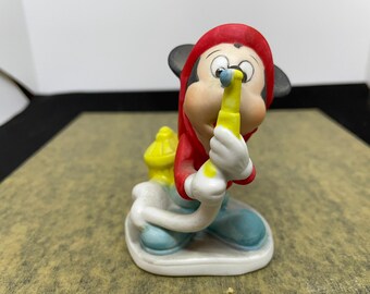 Figura de Mickey Mouse en bisque de la producción coreana de Walt Disney Productions