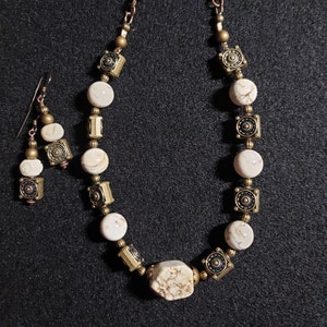 Magnesite Vintage Choker, Magnesite Gemstone Choker, Brass Chunky Choker, White Brown Beaded Necklace, Handmade Beaded Vintage Choker Set