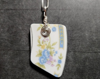 Antique Dish Pendant, Blue Broken China Pendant, Antique Blue White  Flower Design Pendant, Vintage China Pendant Handmade Pendant