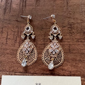 Gold wedding earrings~Bridal earrings~Chandelier Earrings