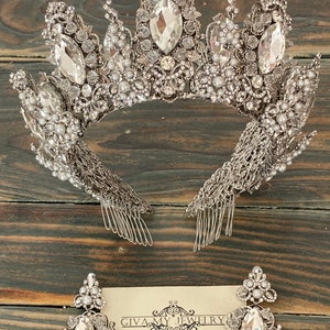 Crystal silver pearl crownWedding crownBridal earringsSilver tiaraSparkling crownSilver bridal diademCrystal bridal tiara image 2