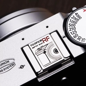 Fuji / Fujifilm GFX 100 RF (zilverkleur) flitsschoenplaat/-kapje)
