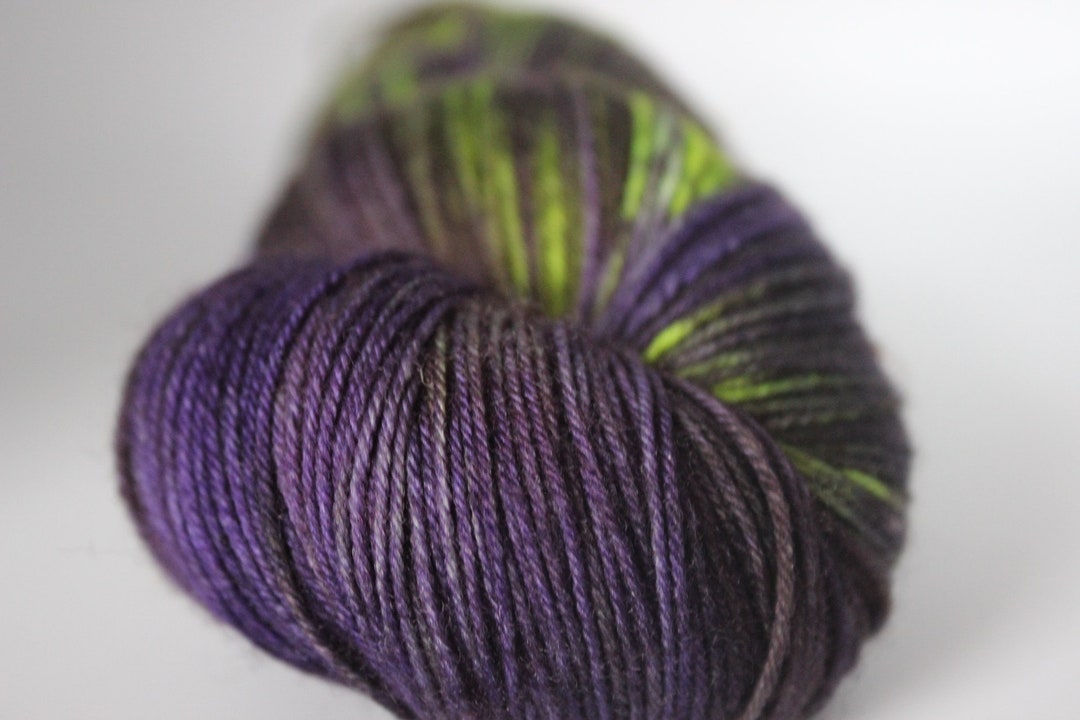 Beetlejuice 100g Superwash Platinum Sock Yarn - Etsy