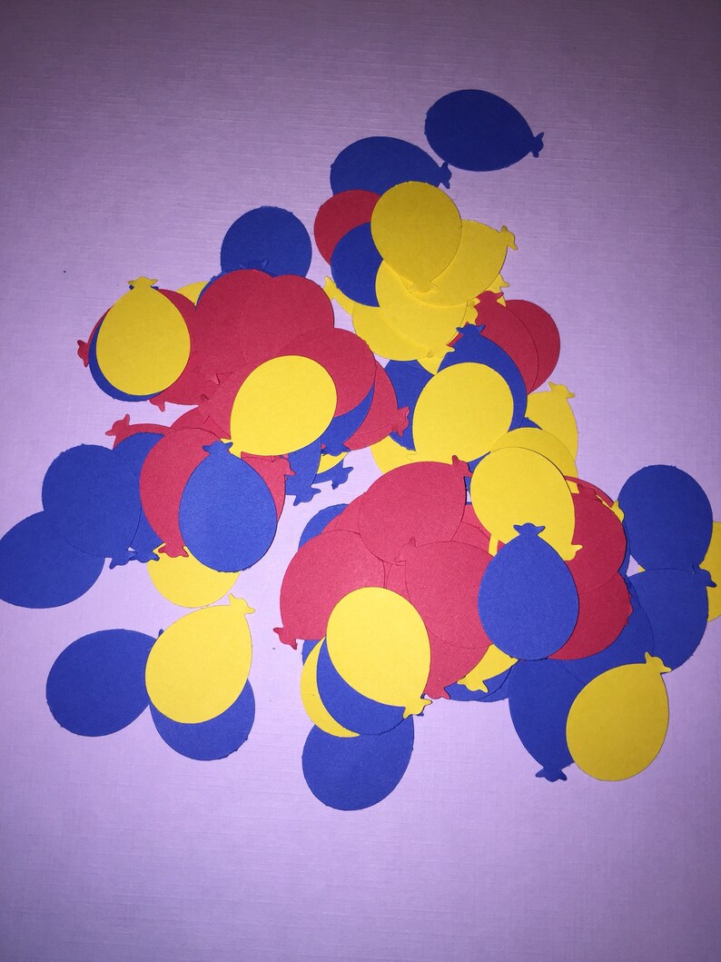 Balloon table confetti