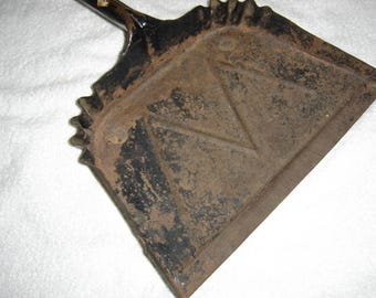 Vintage Extra Large Black Metal Dust Pan