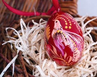Hoogwaardig paasei met vogelmotief, verfijnd patroon in de traditionele Oekraïense Petrykivka-schilderstijl, hoogwaardige houten paaseieren, handgemaakt kunstwerk