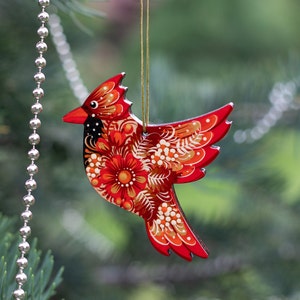 Rotkardinal Christbaumschmuck Holz Handbemalt Ukrainischer Petrykiwka-Malerei Flacher Vogel Kardinal Weihnachtsschmuck Folk Art Blumenmuster