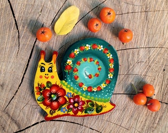 Chicken fridge magnet - wooden animal magnets figures - pretty chicken magnets -small handmade gifts nice roosters magnets hand painted