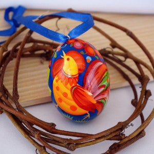 Painted wooden egg with rooster for Easter tree decoration - Ukrainian Easter eggs–pysanka-Eggs with Petrykivka painting
