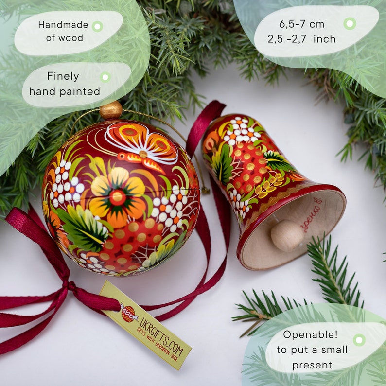 Unique Décoration à Suspendre de Noël en Bois 2 Pièces Petite Boule de Noël Ouvrable 5.5 et Сloche 6.5 Peintes à la Main Artisanal Ukraine image 3