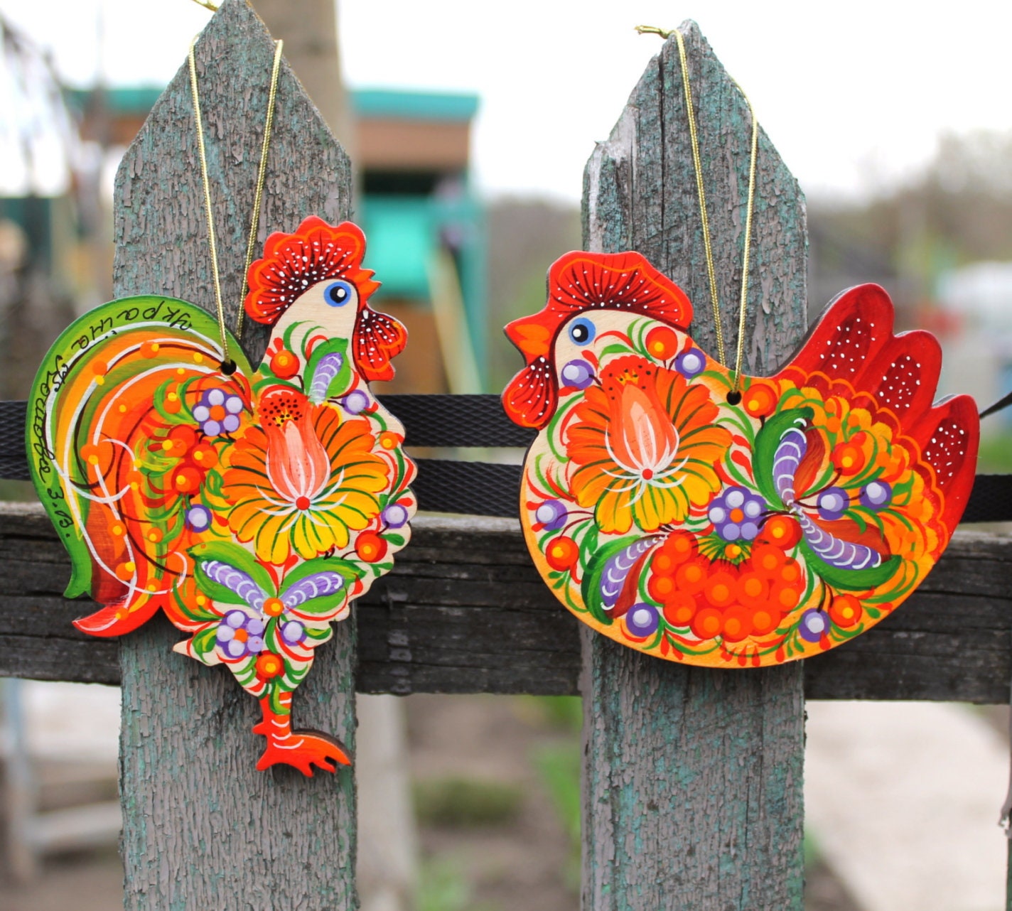 Vhxmaizxn Chicken Wooden Decor - Rooster & Hen Easter Farmhouse Tiered Tray Ornaments, 2 Pack