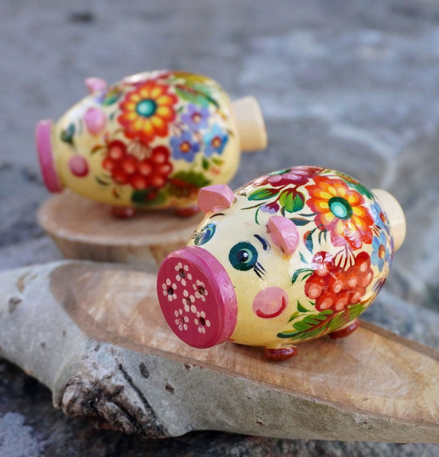 Funny Piggi, Wooden Pig as Salt Und Pepper Shaker, With