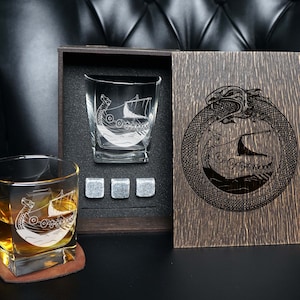 Viking ship - Personalized whiskey gift set - Viking drakkar - bourbon glasses Norse mythology Christmas gift for husband