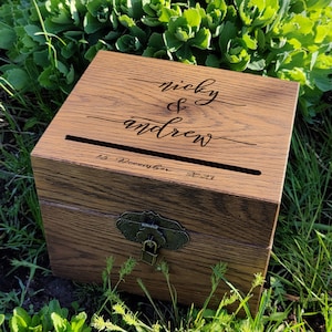 Bruiloft kaartdoos, kaartdoos voor bruiloft met gleuf, monogramcadeaus voor het paar, houten trouwkaartdoos, huwelijkscadeau voor paar, dooscadeau