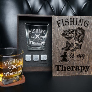 Personalized whiskey gift set, Fishing Gifts for Men, gifts for dad, Gift for Outdoorsman, Christmas gift for dad, bourbon glass