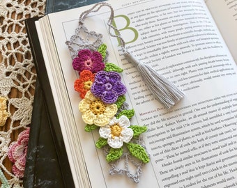 Crochet Bookmark, Mother's Day Gifts,  Planner Accessories, Book Club Accessories, Unique Gifts,  Gifts for Mom, Little Gifts