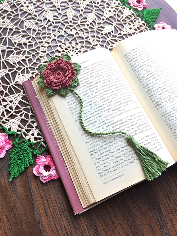 Crochet Flower Bookmark: Handmade Floral Book Page Keeper - Etsy