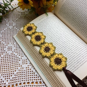 Crochet Bookmark, Sunflower bookmark, Small gifts for Mom, Flower Bookmark, Retirement Gift, Mother's Day Gifts, Sunflowers, Unique Bookmark