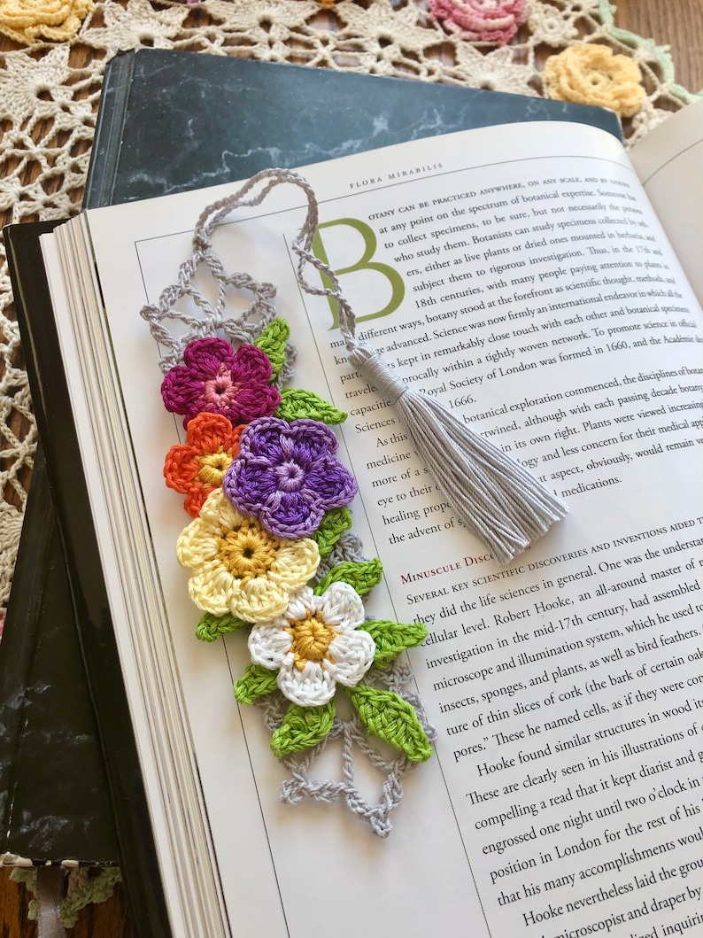 Crochet Bookmark, Mother's Day Gifts, Planner Accessories, Book Club Accessories, Unique Gifts, Gifts for Mom, Little Gifts image 2