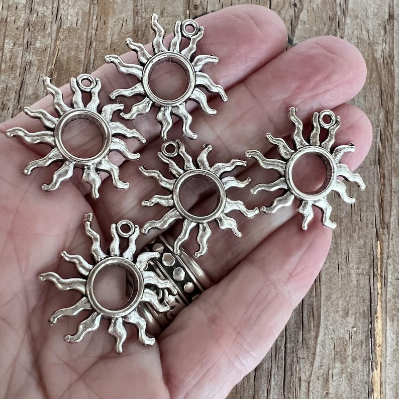 5 Sun Charms, Solid Sun Burst Pendants, Celestial Boho Charm - Etsy