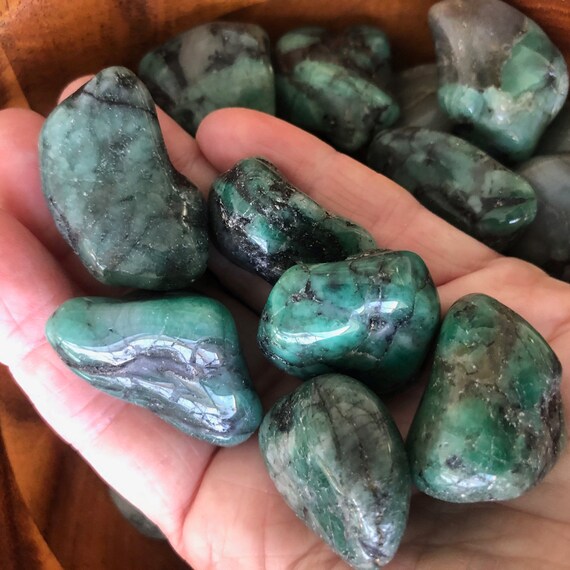 polished emerald stone