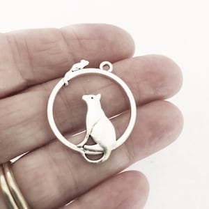 5 Cat Mouse Charms, Silver Tone Cat and Mouse Circle Charm, Kitten Charm, Mouse Pendant