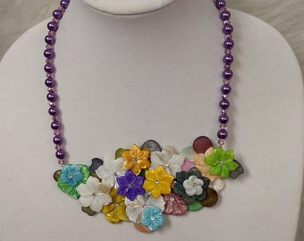 Floral bouquet necklace