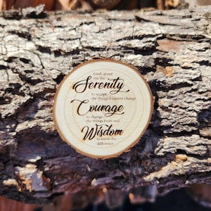 The beloved and well-known Serenity Prayer. A classic and traditional choice for the backside of your chip.