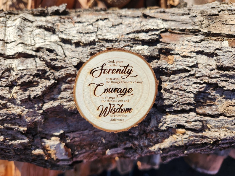 The beloved and well-known Serenity Prayer. A classic and traditional choice for the backside of your chip.