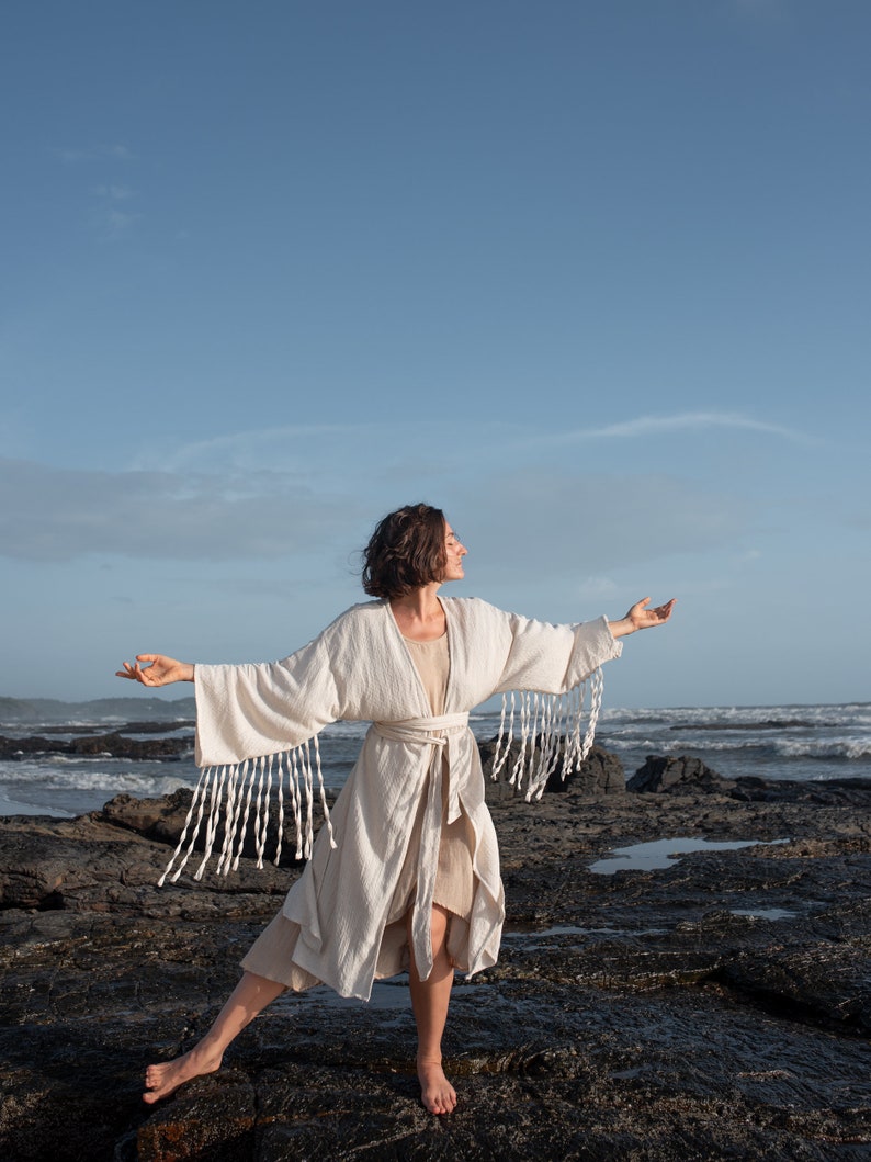 White Bohemian Cardigan Robe/Boho Robe/Kimono Fringe Jacket/Cotton Wedding Robe/Beach Wear Cover Up zdjęcie 4