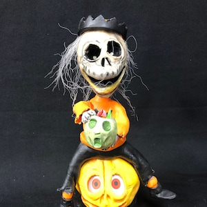 Skelett Junge Auf Kürbis Bonbon Behälter Mit Laterne Bobblehead