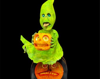 Contenitore per caramelle a forma di orologio di Halloween con fantasma