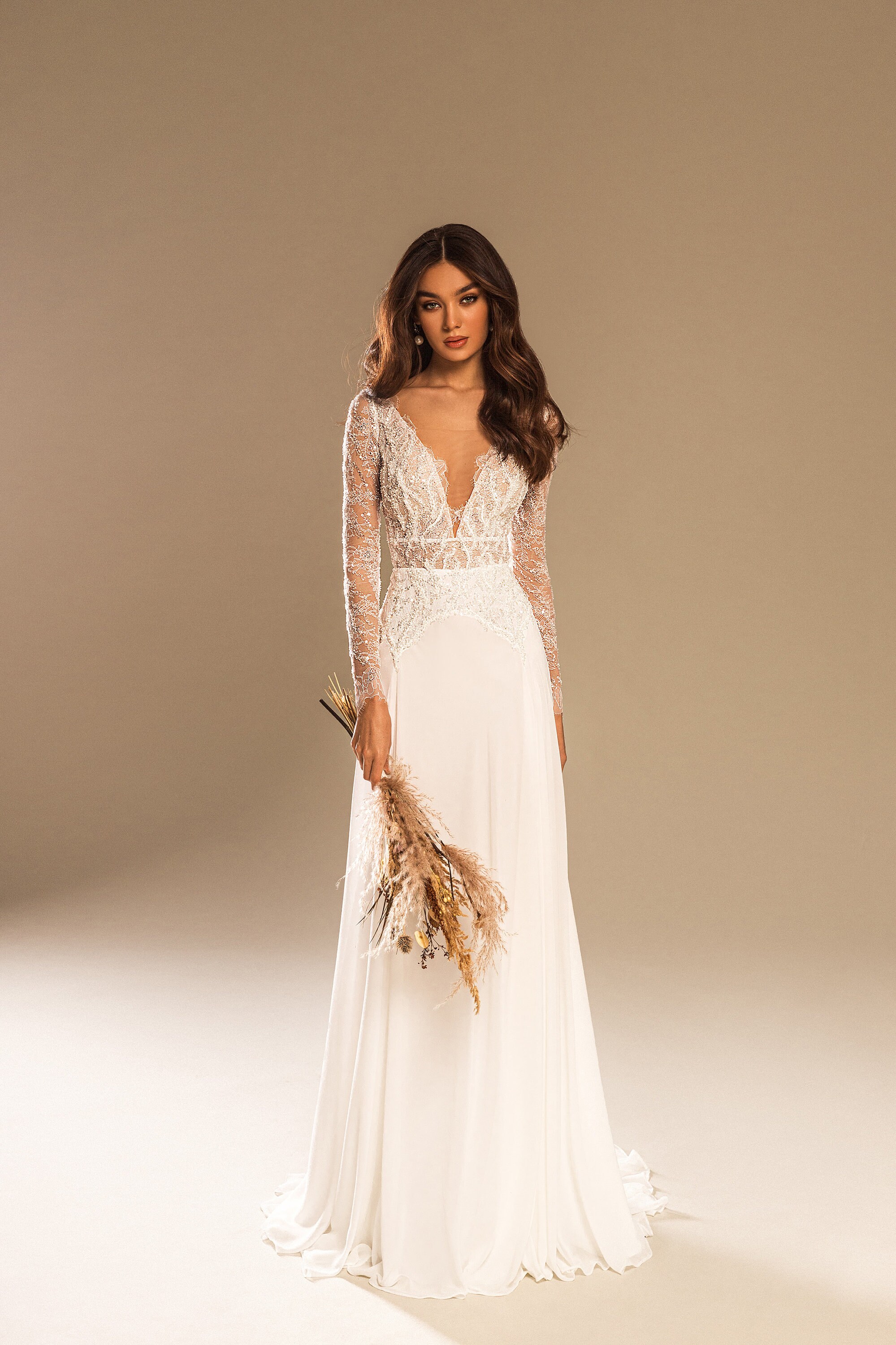 lace sheath wedding dress