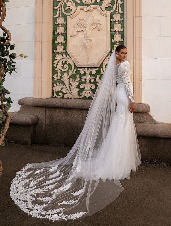 Long Cathedral White Ivory Pearls Tulle Bridal Wedding Veils for Bride with  Comb