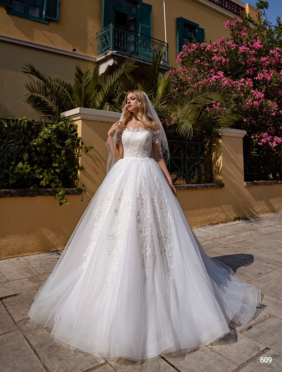 Tulle Ballgown Wedding Dress With Beaded Bodice | Kleinfeld Bridal