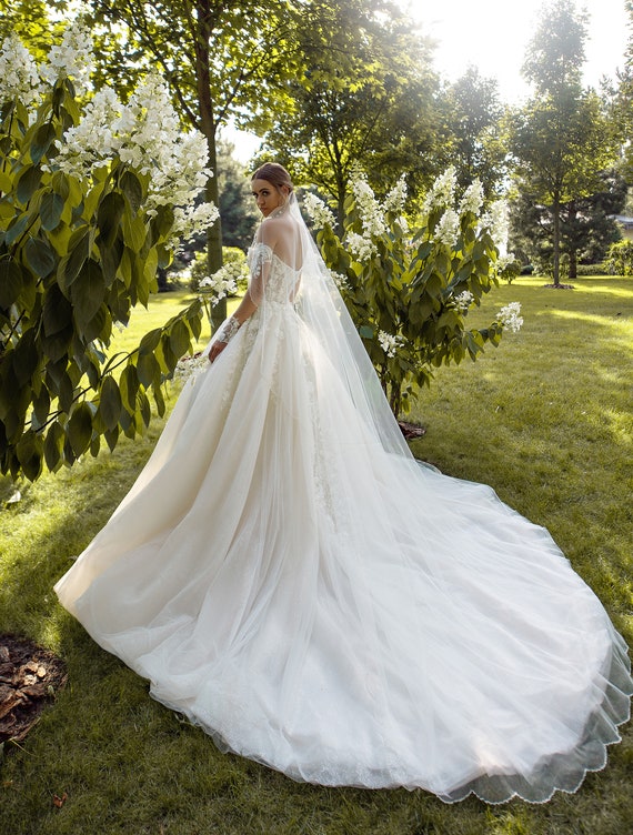 Wonderful long sleeve wedding dresses in NYC