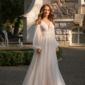 A-line wedding dress 5334, V-neck wedding dress,  Ivory wedding dress, Bridal gown