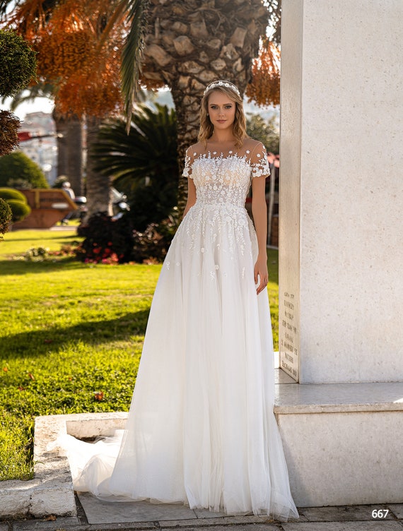 Short ivory shop lace wedding dress