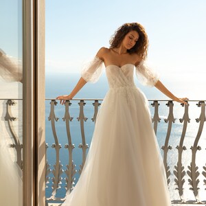 A-line wedding dress Savuto, Detachable sleeves wedding dress, Ivory wedding dress,  Lace wedding dress, Bridal gown