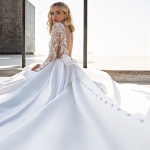 Ball gown wedding dress 171, Long sleeves wedding dress, Ivory wedding dress, V-neck wedding dress, Beaded lace wedding dress image 3