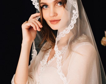 Wedding Veil Syden , bridal lace veil, chapel veil, cathedral veil , Tulle Cathedral length, veil with comb, one tier veil