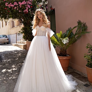 Personalised off the Shoulder Boho Tulle Sweetheart Beach Wedding Dress  Bridal Gown Pleated Sleeves 