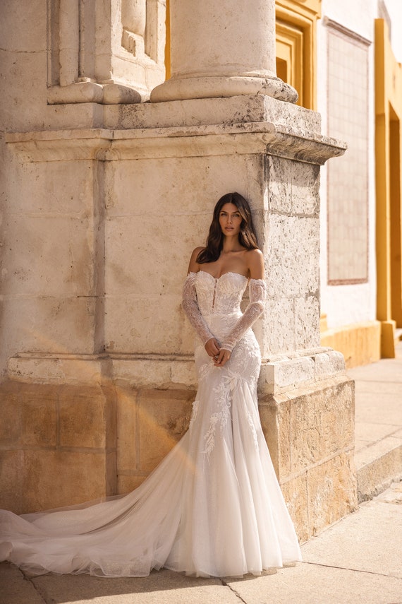 Mermaid with top sleeves wedding dress