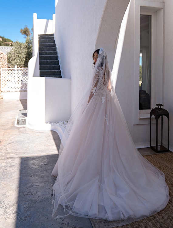 Long Cathedral White Ivory Pearls Tulle Bridal Wedding Veils for Bride with  Comb