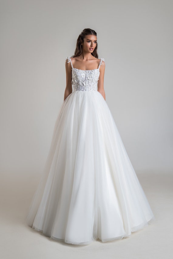 scoop neck wedding dress