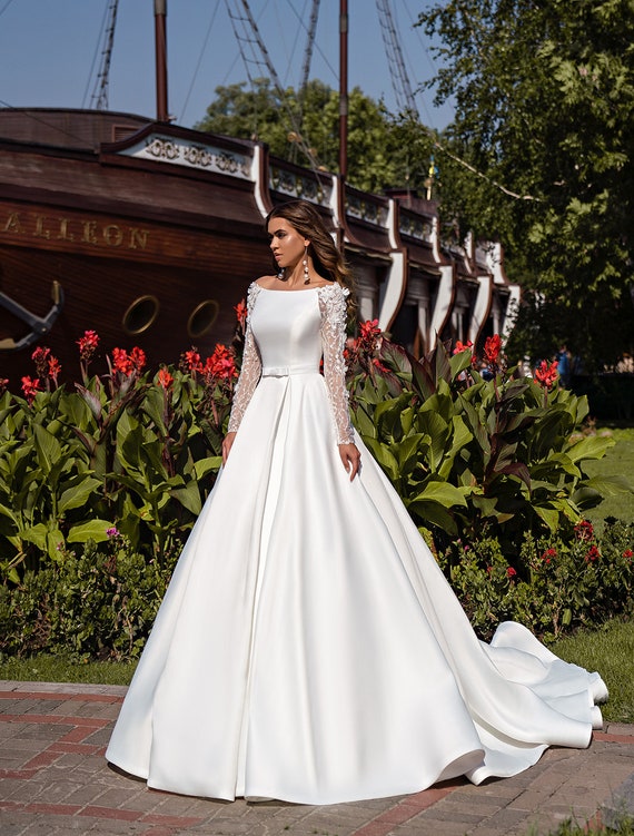 A-line Wedding Dress LIVIA Bridal Gown Lace Wedding Dress - Etsy Singapore