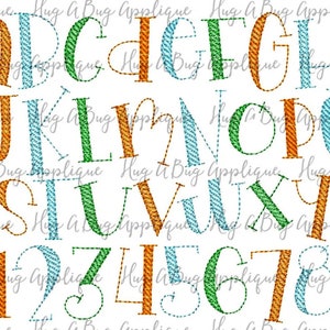 Puede incluir: Un conjunto de letras y n&uacute;meros bordados de colores en un estilo de fuente caprichoso. Las letras est&aacute;n delineadas con hilo azul, verde y naranja. Los n&uacute;meros est&aacute;n delineados con hilo naranja, azul y verde.