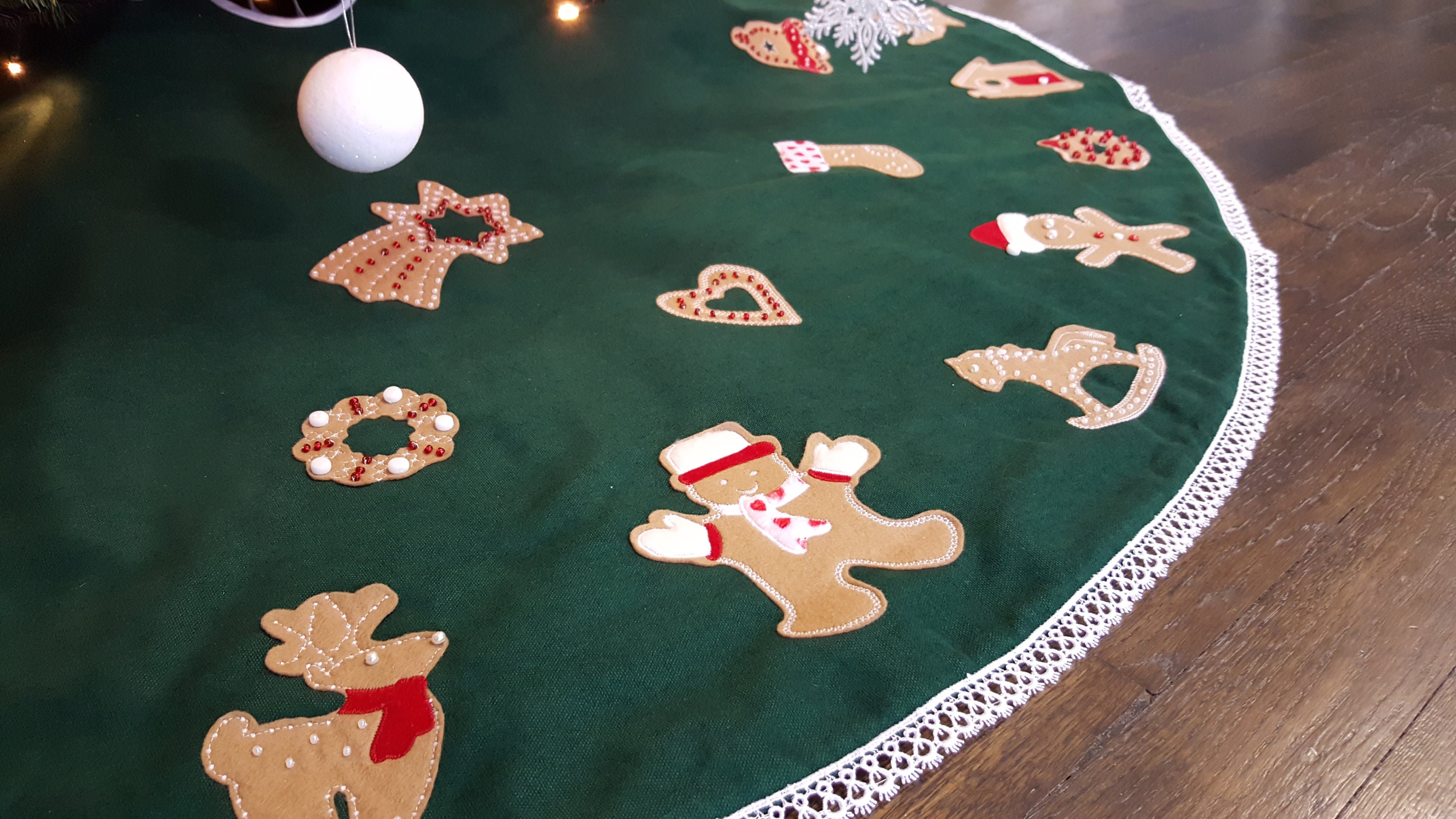 Gingerbread Christmas Tree Skirt 