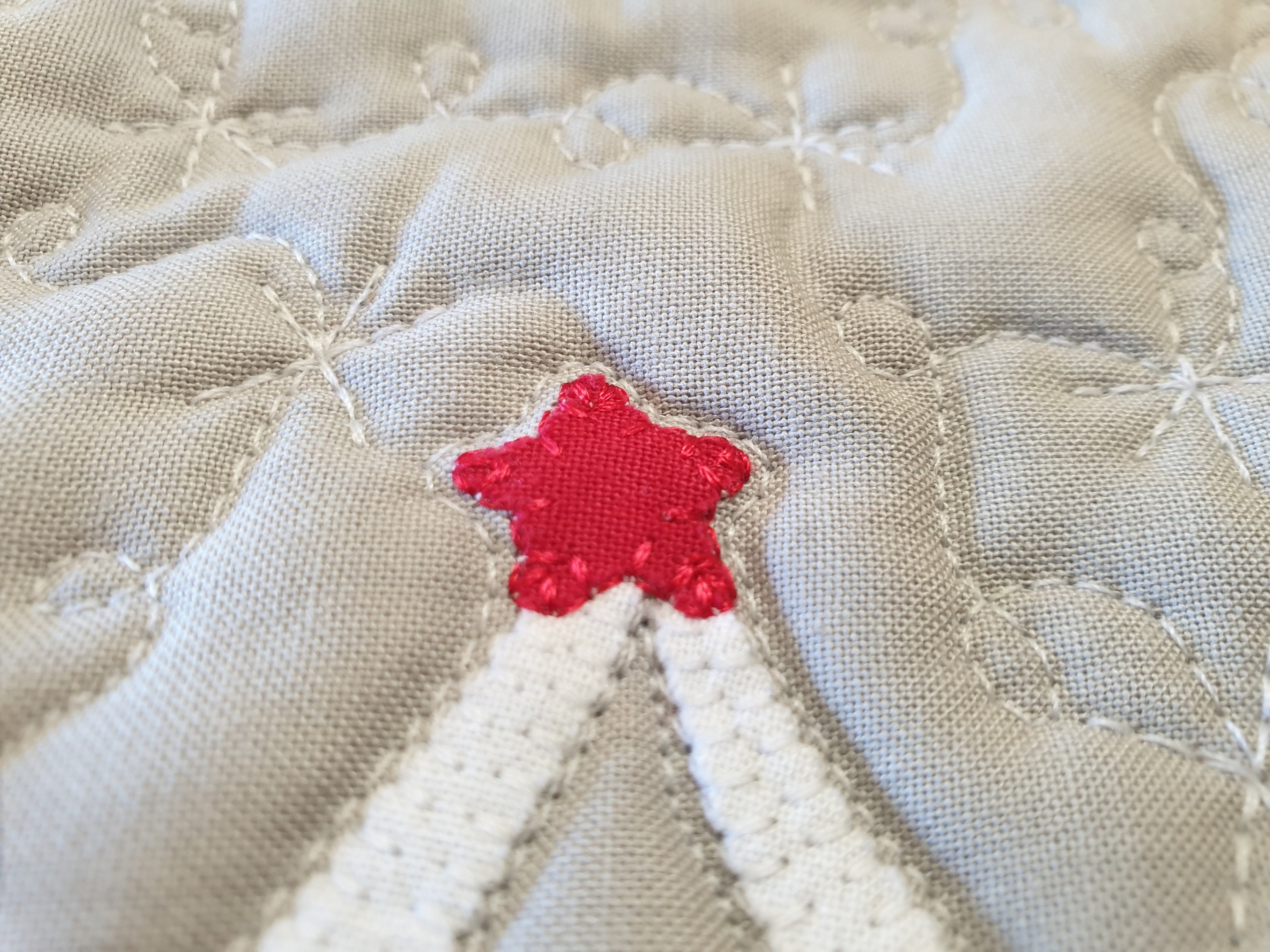 PDF Pattern Gray Christmas Quilted Table Topper, Digital PDF Pattern ...